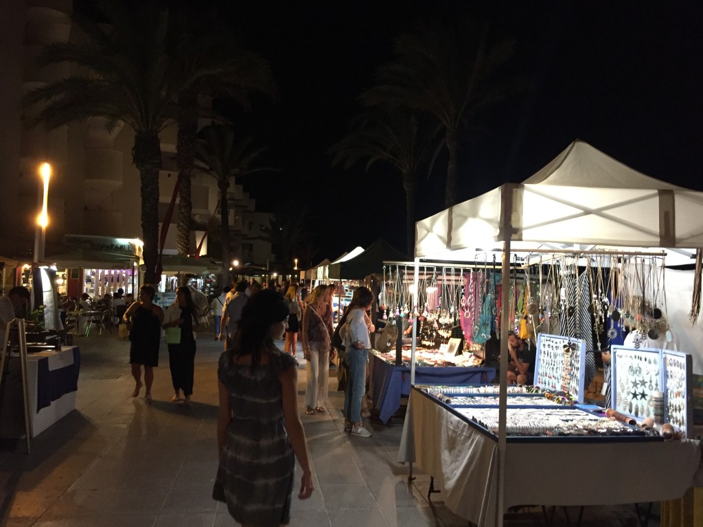 Ambientillo de tenderetes