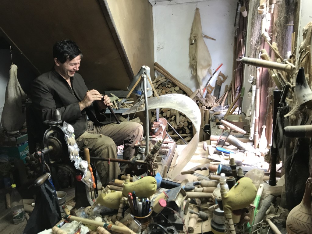 Uno de los artesanosde Étara