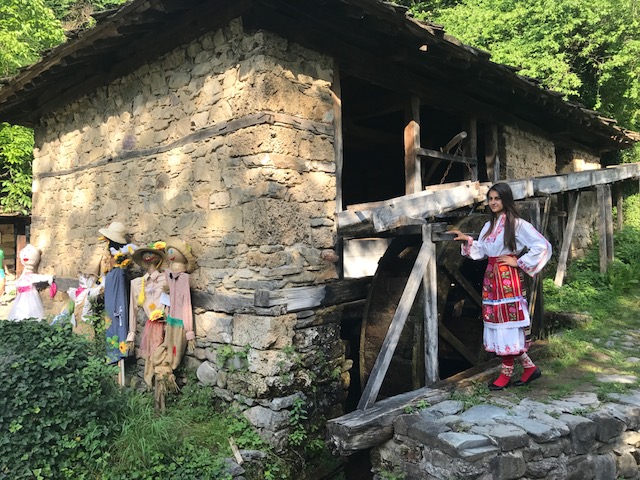 Trajes típicos búlgaros