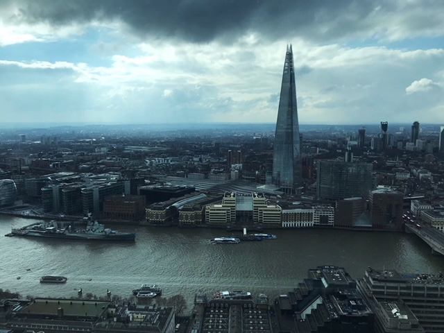 Vistas del Puente Millenium y catedral de Saint Paul desde el South Bank