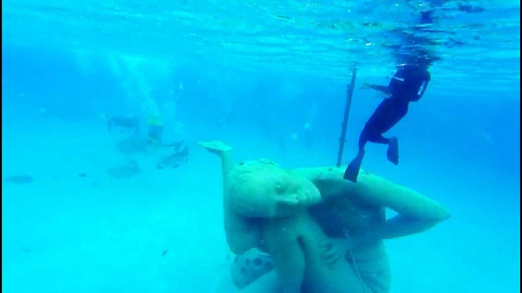 Preciosas e inmensas esculturas te esperan bajo el agua